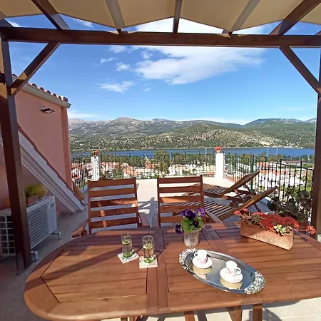 Nefeli Seaview Апартаменты