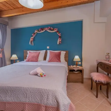 Nefeli Seaview Апартаменты *